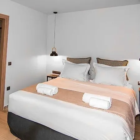 Sleeps 4 Pool Air Con T803245