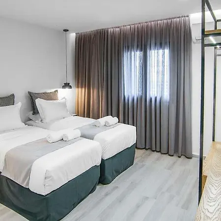 Villa Sleeps 4 Pool Air Con T803245